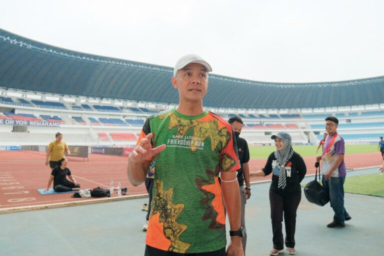 Jelang Laga PSIS Semarang vs Arema FC Ganjar Pranowo Sidak Stadion Jatidiri, Bangunan Rusak dan Tidak Presisi
