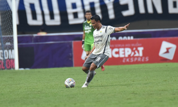 Dedi Kusnandar Hilang laga Persib Vs Arema FC, Luis Milla Puji Statistik Dado