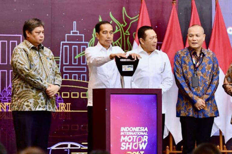 Indonesia Macet, Presiden Jokowi Buka IIMS 2023 dan Minta Industri Otomotif Gencarkan Ekspor