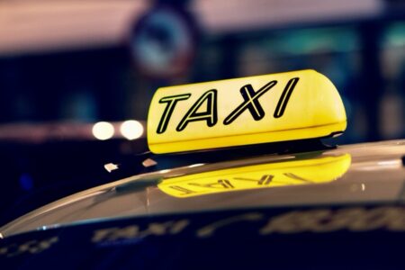 Bos Bluebird Tolak Penerapan ERP untuk Kendaraan Plat Kuning di Jakarta