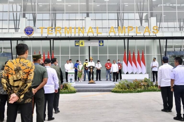 Dukung Transportasi Publik, Presiden Jokowi Resmikan Dua Terminal di Sumatera Utara