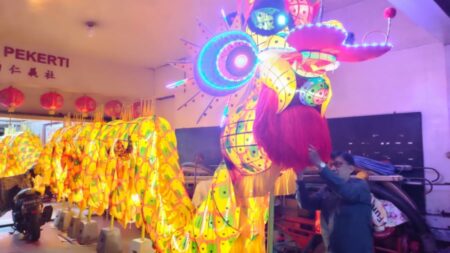 Naga Sepanjang 68 Meter Meriahkan Cap Go Meh di Pontianak