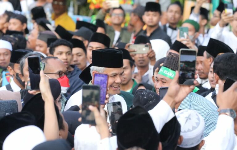 Ganjar Mencuri Perhatian Jemaah Nahdliyin di Resepsi Puncak Satu Abad NU