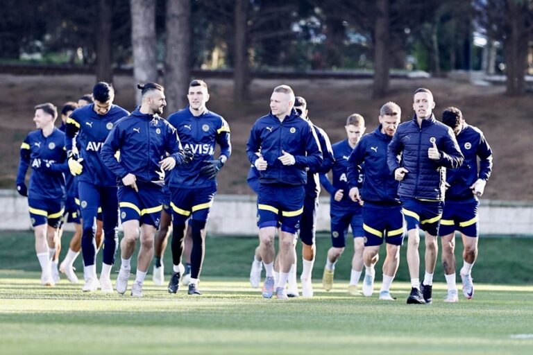 Preview Fenerbahce vs Sevilla, Upaya Tuan Rumah Comeback Kekalahan 2 Gol