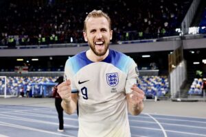 Italia vs Inggris, Harry Kane Cetak Rekor, Retegui Cetak Gol Debut di Timnas
