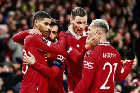 Manchester United Bantai Real Betis 4-1, Rashford dan Weghorst Cetak Gol