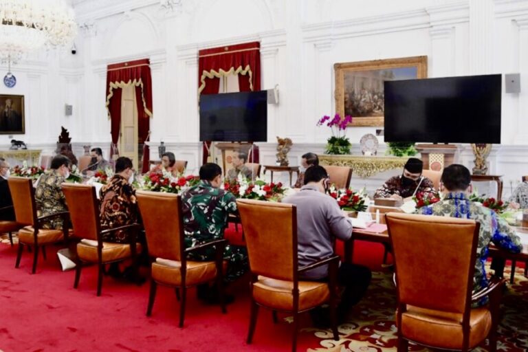 Presiden Gelar Rapat Internal Amankan Stok dan Harga Bahan Pokok Jelang Lebaran Idul Fitri 2023