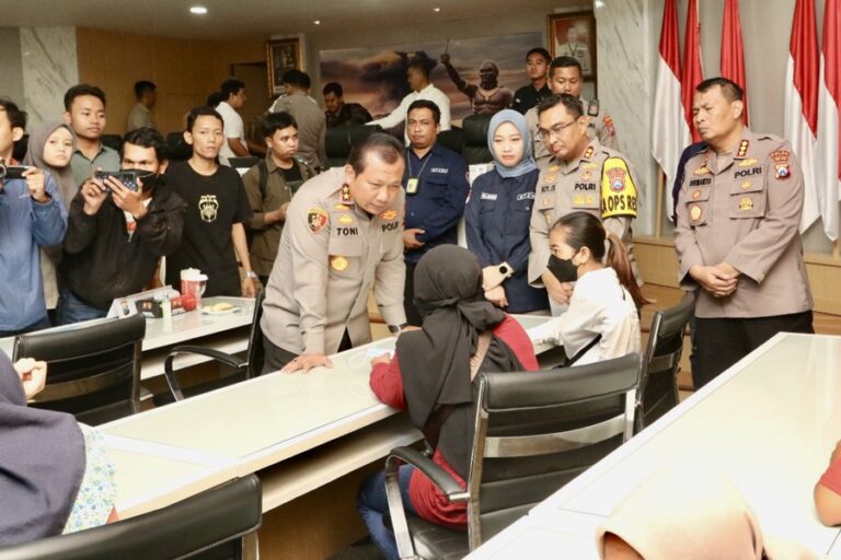 Polres Lumajang Gagalkan Penyelundupan 17 Perempuan Calon PMI Ilegal ke Timur Tengah