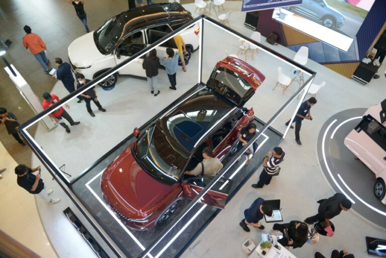 Resmi Dipasarkan di Pontianak, Produk Baru dari Wuling Alvez ‘Style and Innovation in One SUV’