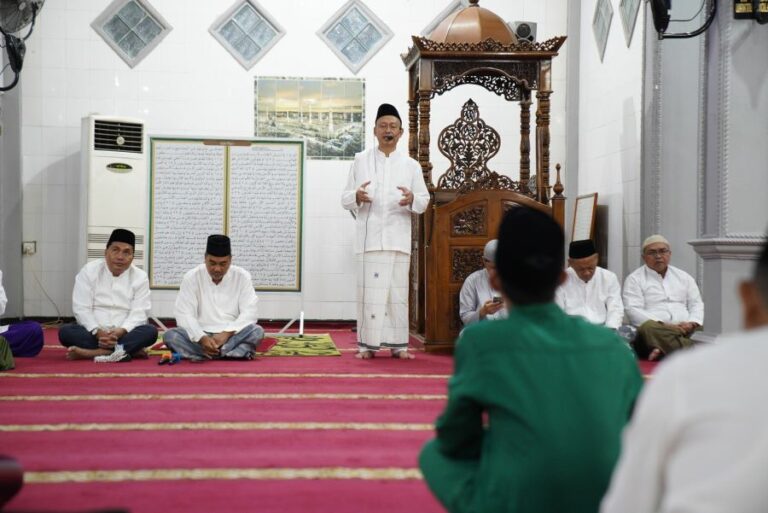 Edi Ajak Jemaah Memakmurkan Masjid