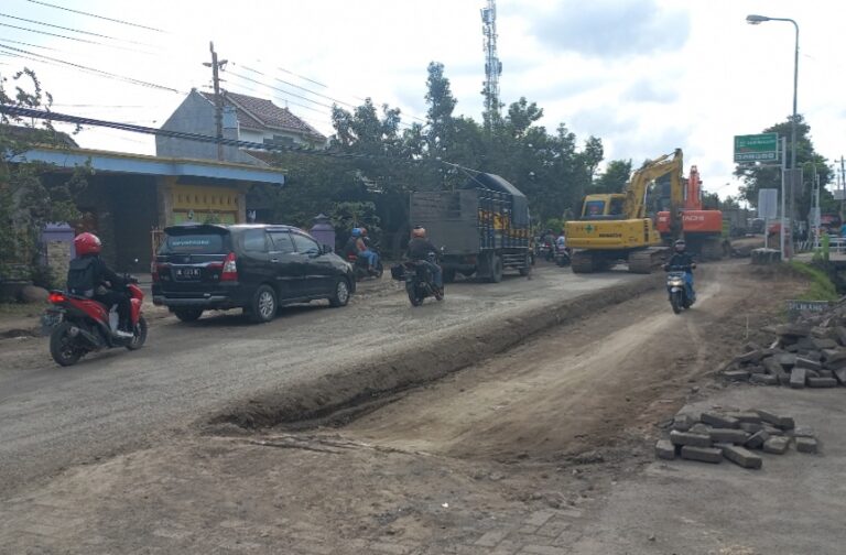 Lumpuh, Jalur Demak-Grobogan ruas Karangawan Ada Apa? Begini Kondisinya