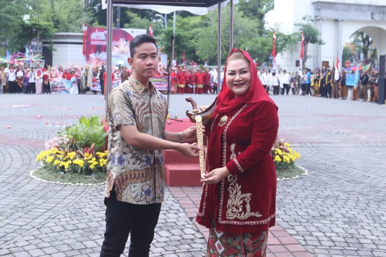Gibran dan Mbak Ita Hadiri Dugderan Semarang, Tandatangani Kerjasama Pariwisata Budaya