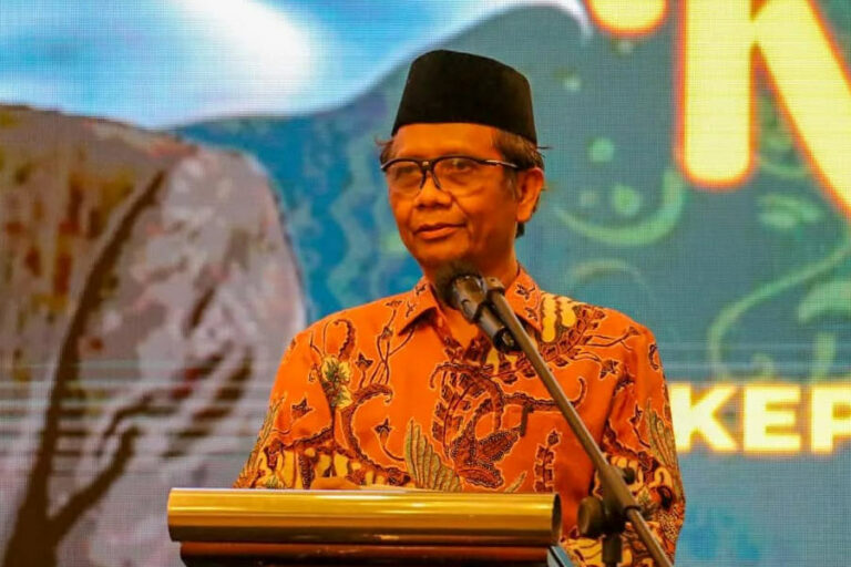 MAKI Lapor ke Bareskrim, Mahfud MD Siap Klarifikasi Transaksi Rp349 Triliun yang Diungkap PPATK Menko Polhukam RI Mahfud MD