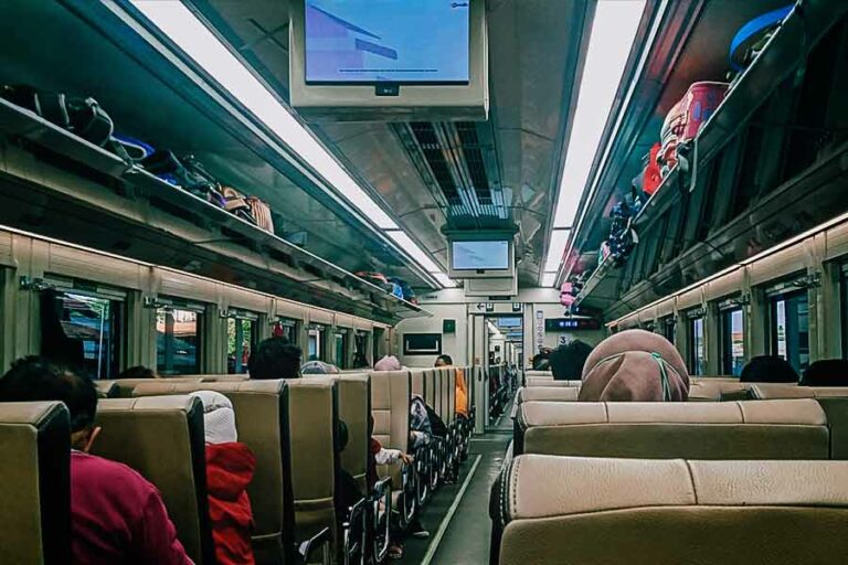 Hadapi Libur Lebaran, KAI Siapkan 6,9 Juta Kursi gerbong kereta api