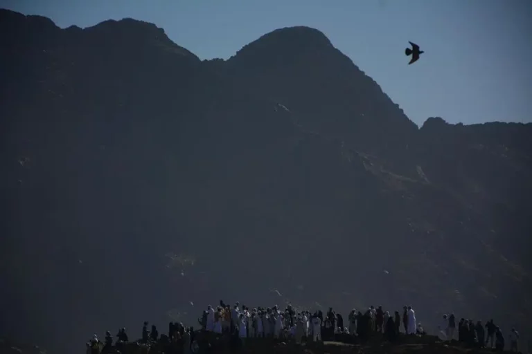 Mengunjungi Jabal Uhud