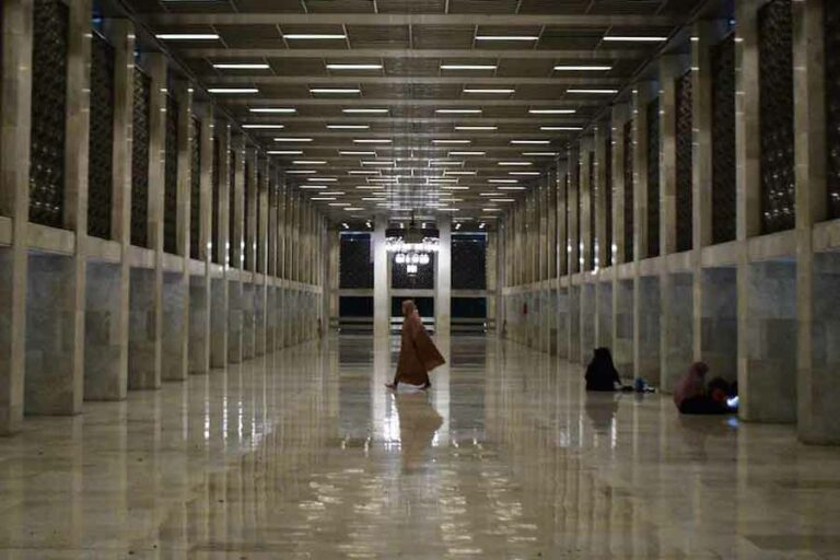 Idul Fitri 1444 Hijriah, Masjid Istiqlal Siap Tampung 250 Ribu Jamaah Masjid Istiqlal, Jakarta (foto: Muhamad Husni Tamami, unsplash_