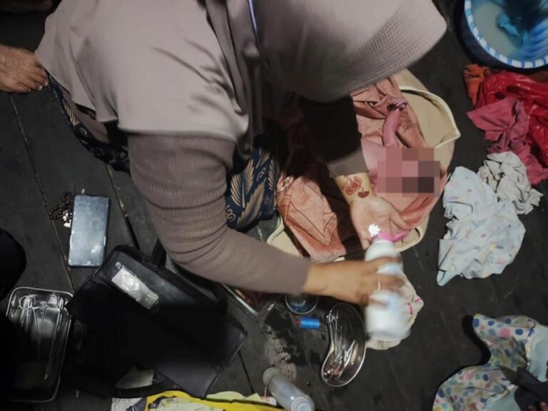 Polisi Tangkap Pelaku Pembuangan Bayi di Kantong Kresek Merah