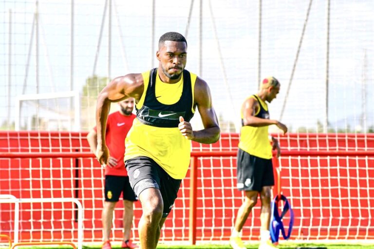 Persija, Persebaya, dan Dewa United Berebut Mantan Pemain Liverpool Daniel Sturridge si Kaki Kaca