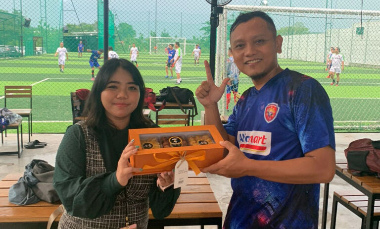 Puasa Tetap Bugar Jurnalis FC Semarang dan Rooms Inc Gelar Mini Soccer