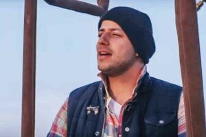 Rekomendasi Lagu Religi yang Pas Dinikmati Sepanjang Ramadhan Tangkapan layar video musik 'Ramadan' yang dibawakan Maher Zain