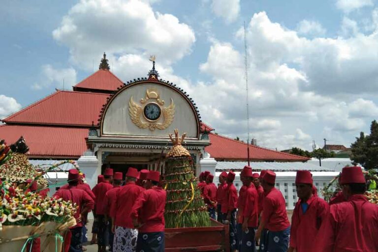 Garebeg Sawal di Masjid Gede Kauman Yogyakarta (foto: Rizki Liasari, pilar.id)
