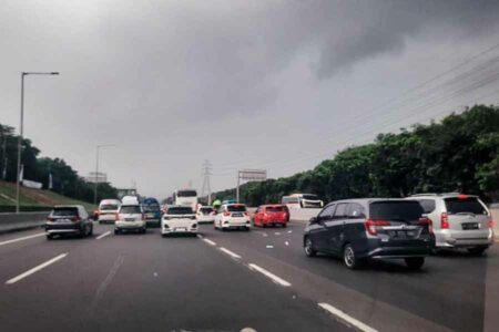 Antisipasi Lonjakan Arus Balik, Besok Jalan Tol Cipali Berlakukan Aturan Satu Arah Suasana Tol Cikampek – Palimanan (Cipali) (foto: Dok Kemenhub)