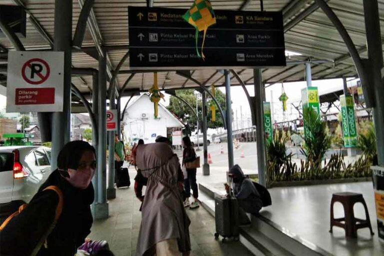 KAI Daop 6 Yogyakarta Maksimalkan Pelayanan pada Angkutan Lebaran 2023 Tiket KA keberangkatan dari Daop 6 periode sebelum lebaran pada 14-21 April 2023 masih tersedia (foto: Rizki Liasari, pilar.id)
