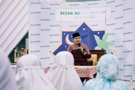 Ramadan Euphoria KESAN, Ajakan Sambut Malam Lailatul Qadar dengan Penuh Kebahagiaan Ustadz Hilman Fauzi menyampaikan tabligh akbarnya di acara penutup Ramadan Euphoria di Masjid Raya KH. Hasyim Asy'ari