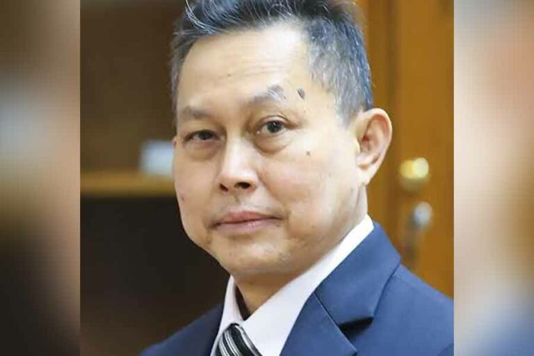 Sambut Gelaran SNBT 2023, Universitas Airlangga Masih Terapkan Prokes Anti Covid-19 Wakil Rektor Bidang Akademik, Kemahasiswaan, dan Alumni Universitas Airlangga Prof. Dr. Bambang Sektiari Lukiswanto