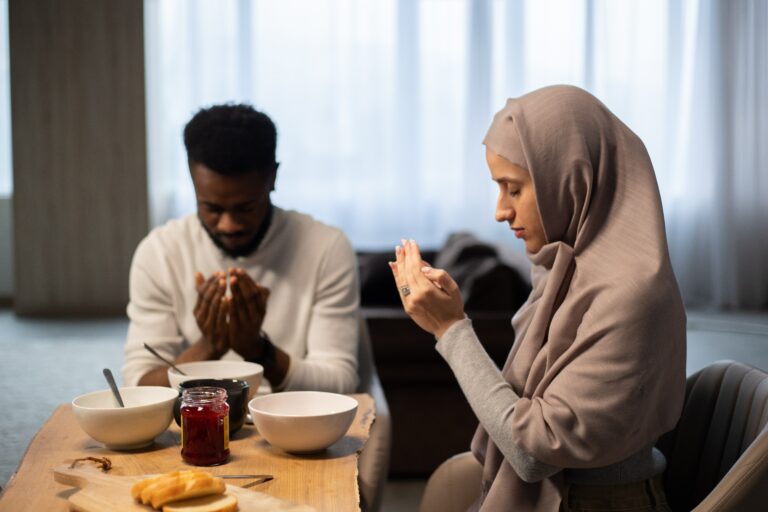 Bacaan Doa Niat Zakat Fitrah Untuk Diri Sendiri, Istri, Anak Laki-laki dan Perempuan, Keluarga, Orang yang Diwakilkan
