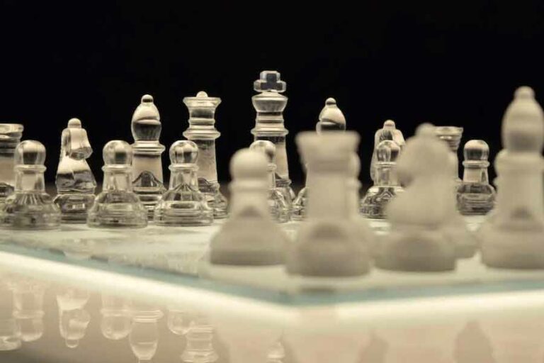 Hari ini Dalam Sejarah, Deep Blue IBM Kalahkan Pecatur Dunia Garry Kasparov Catur, permainan strategi yang melibatkan dua pemain dan sebuah papan (foto: pixabay)