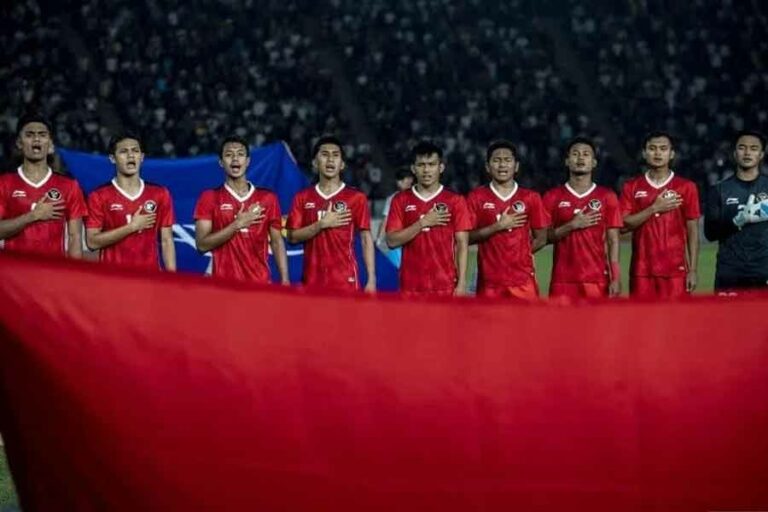 Pantau Laga Final dari Medan, Jokowi: Sebuah Penantian Panjang yang Berbuah Manis Garuda Muda, Timnas U-22 melawan, mempersembahkan medali emas sepakbola dari SEA Games 2023