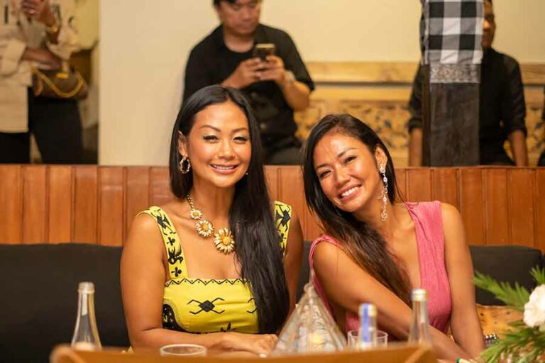 Indah Kalalo (Kiri) dan Shanty (Kanan)