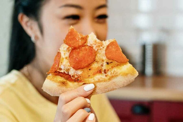 Fixed, Saatnya Kendalikan Konsumsi Gula, Garam dan Lemak! Salah satu gaya hidup sehat yang perlu dilakukan, jaga kualitas makanan dan minuman (foto: cottonbro studio, pexels)