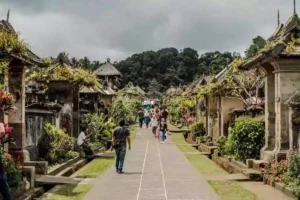 Siap Sambut Peserta dari Berbagai Negara Asia Pasifik, Bali jadi Tuan Rumah Asia Media Summit Menparekraf Sandiaga berharap penyelenggaraan Asia Media Summit 2023 akan memperkuat Bali sebagai salah satu destinasi MICE kelas dunia.