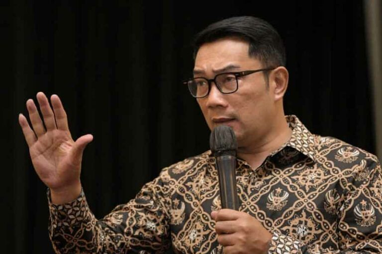 Ridwan Kamil: Keputusan Polemik Ponpes Al Zaytun Akan Disampaikan Menkopolhukam Pekan Depan Gubernur Jawa Barat Ridwan Kamil (foto: facebook @mochamadridwankamil)