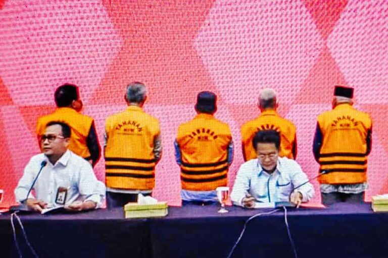 KPK Tahan Lima Anggota DPRD Jambi Terkait Kasus Suap RAPBD KPK resmi menahan lima anggota DPRD Jambi periode 2014-2019.