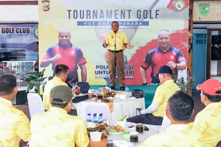 Wakapolda Papua Resmi Membuka Turnamen Golf HUT Bhayangkara ke-77 Wakapolda Papua Brigjen Pol. Ramdani Hidayat, saat membuka pelaksanaan turnamen golf HUT Bhayangkara ke-77