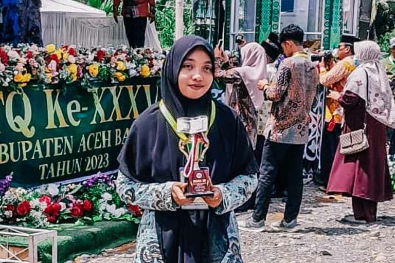 Raih Gelar Juara 3 Qiraah Sab’ah Dewasa Putri, Ainal Marziah Miliki Motivasi untuk Terus Belajar Ainal Marziah, peserta MTQ mewakili Woyla Barat