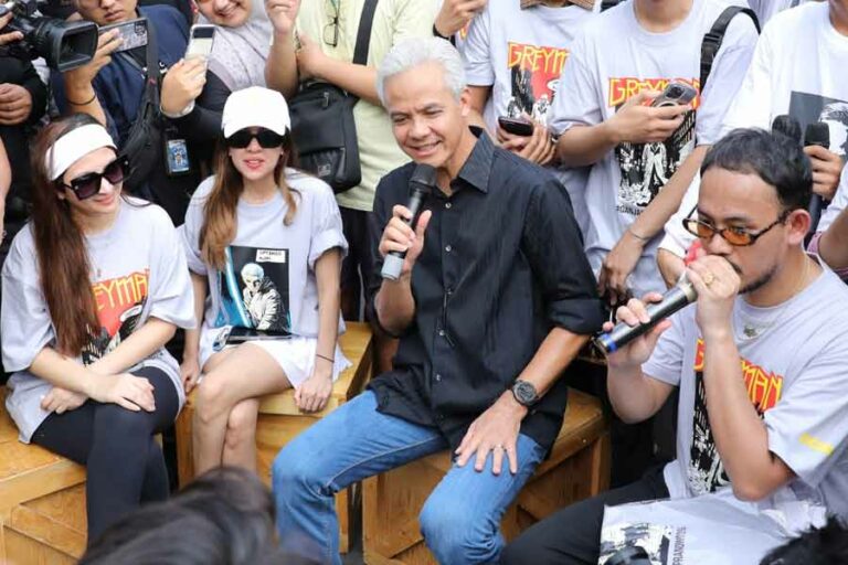 Kaus Unik Greyman, Kreativitas Anak Muda untuk Dukung Ganjar Pranowo sebagai Capres 2024 Greyman secara resmi dilaunching di Kawasan Gelora Bung Karno Jakarta, Minggu (25/6/2023).