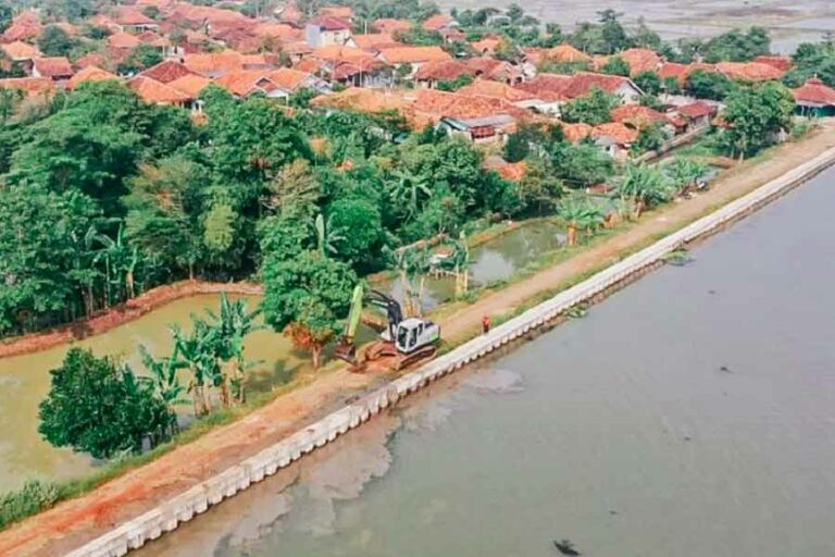 PT Waskita Beton Precast Peroleh Kontrak Proyek Irigasi Salamdarma senilai Rp14,52 Miliar WSBP menyuplai menyuplai produk beton lining sebanyak 7.000 batang dan sloof sebanyak 3.500 batang dari Plant Subang, Plant Sadang, dan Plant Karawang