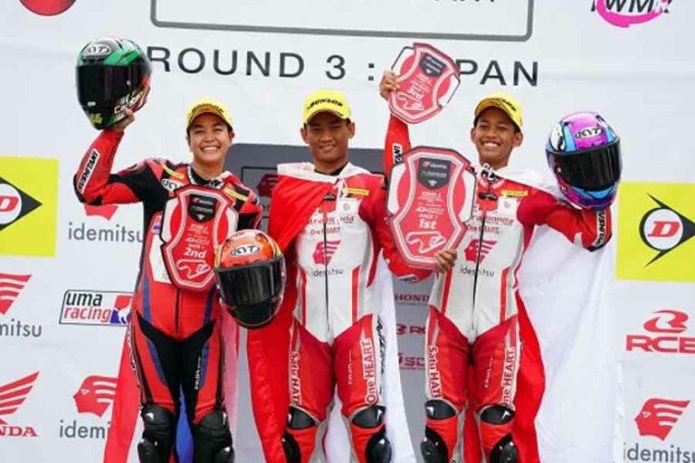 Tampil Gemilang, Pebalap Muda AHRT Dominasi Podium ARRC Jepang PAra pebalap muda Astra Honda Racing Team di Asia Road Racing Championship 2023, Sportsland Sugo International Racing Course, Jepang (foto: Dok AHM)