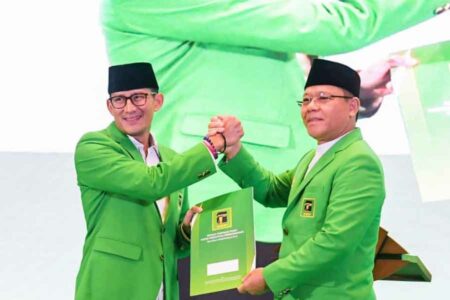 Resmi jadi Bacawapres Ganjar Pranowo, Nama Sandiaga Uno Akan Disampaikan ke Koalisi Indonesia Bersatu Sandiaga Salahuddin Uno resmi jadi Ketua BAPPILU Nasional PPP dan diusulkan menjadi Cawapres 2024 mendampingi Ganjar Pranowo (foto: Dok DPP PPP)