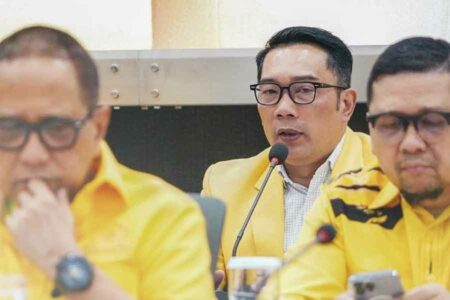 Namanya Muncul dalam Survei Cawapres, Ridwan Kamil: Saya Ikuti Arahan Partai Golkar Ridwan Kamil saat menghadiri Rapat Pleno DPP Partai Golkar di Jakarta (foto: Facebook @golkar.indonesia)