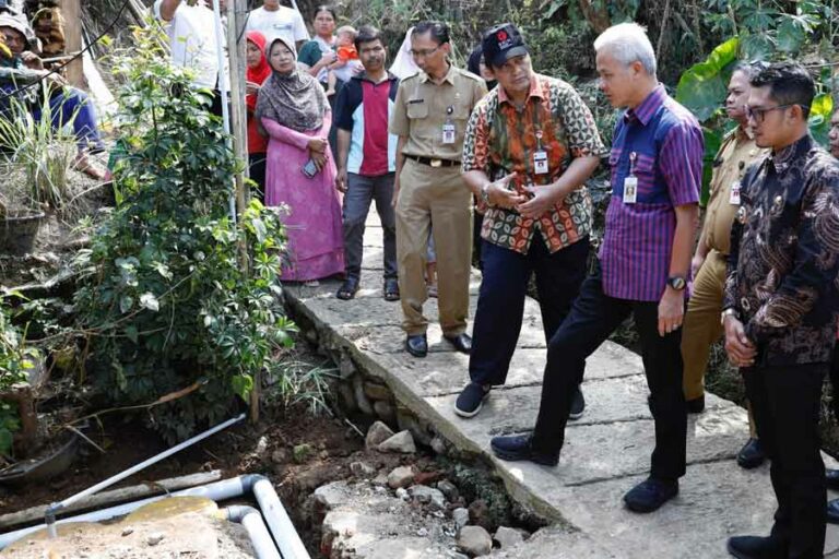 Gubernur Ganjar Ajak Terapkan Seni Sehat untuk Wujudkan Desa Open Defecation Free