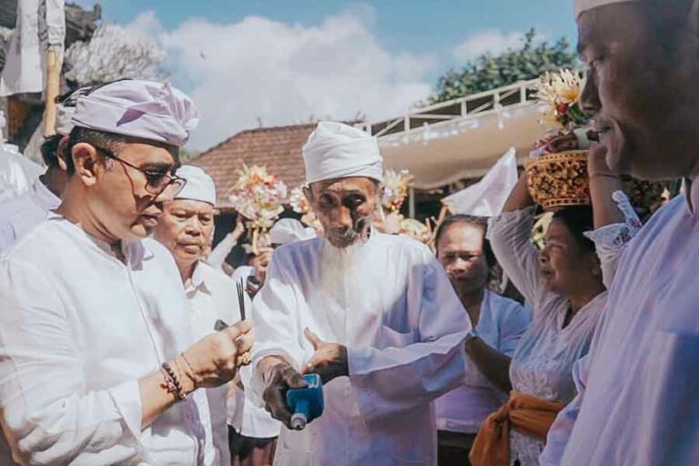 Walikota Jaya Negara Pimpin Upacara Mendem Pedagingan dan Pemelaspasan