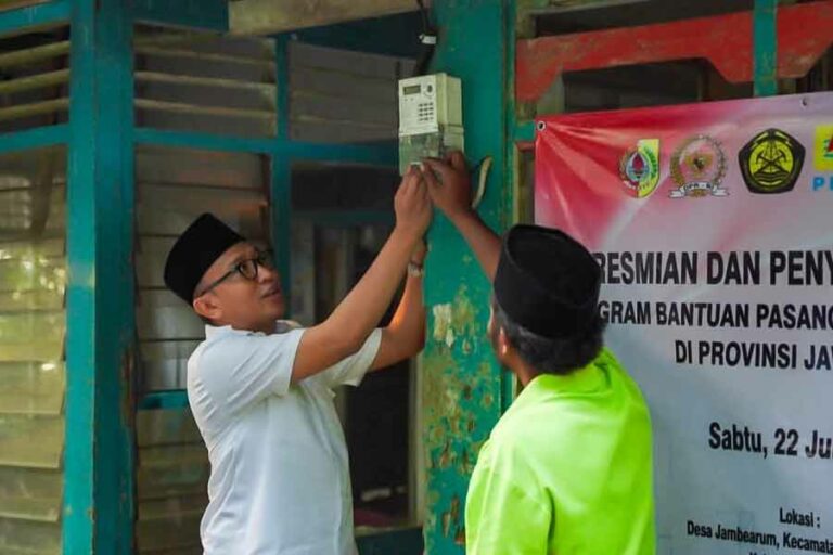 PLN Sediakan Sambungan Listrik Gratis bagi 988 Keluarga Pra Sejahtera di Jember