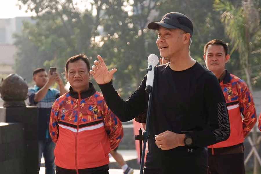 Di depan kontingen Ganjar berpesan agar mereka jadi tuan rumah yang bisa melayani dengan baik.