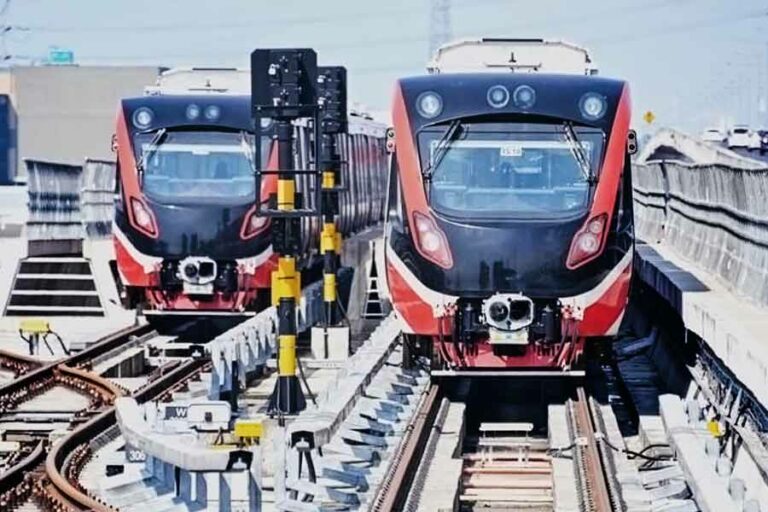 Uji Coba Operasional Terbatas LRT Jabodebek Dilakukan Hari Ini Uji coba dilakukan untuk memperkenalkan sekaligus mengajak masyarakat merasakan pengalaman baru menggunakan LRT Jabodebek.