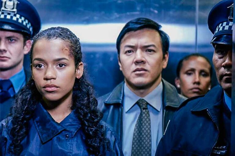 Sinopsis Escape Room (2019), Film Horor Psikologis Menegangkan di Bioskop Trans TV Malam Ini Taylor Russell dan Kenneth Fok dalam salah satu adegan di film Escape Room (2019)